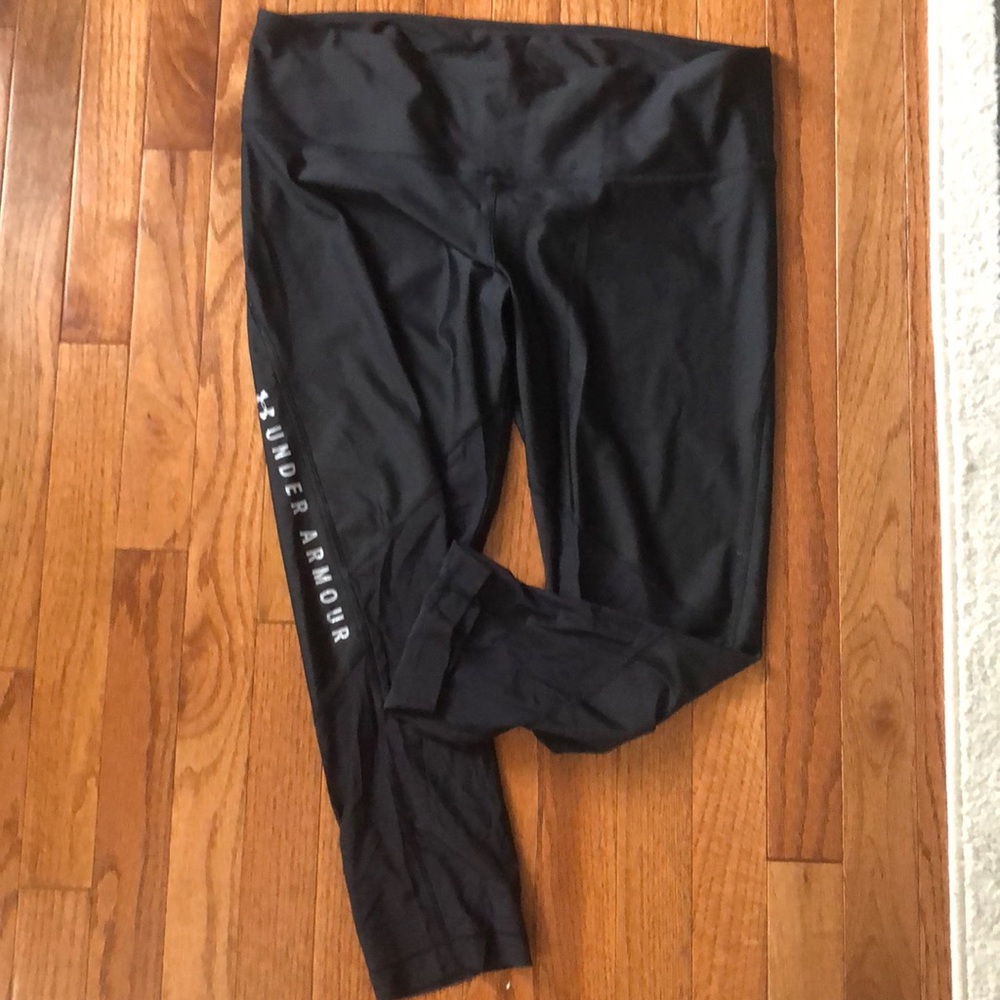 Under Armor Compression Capri leggings